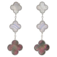 Van Cleef & Arpels Magic Alhambra, boucles d'oreilles à 3 motifs en calcédoine et nacre