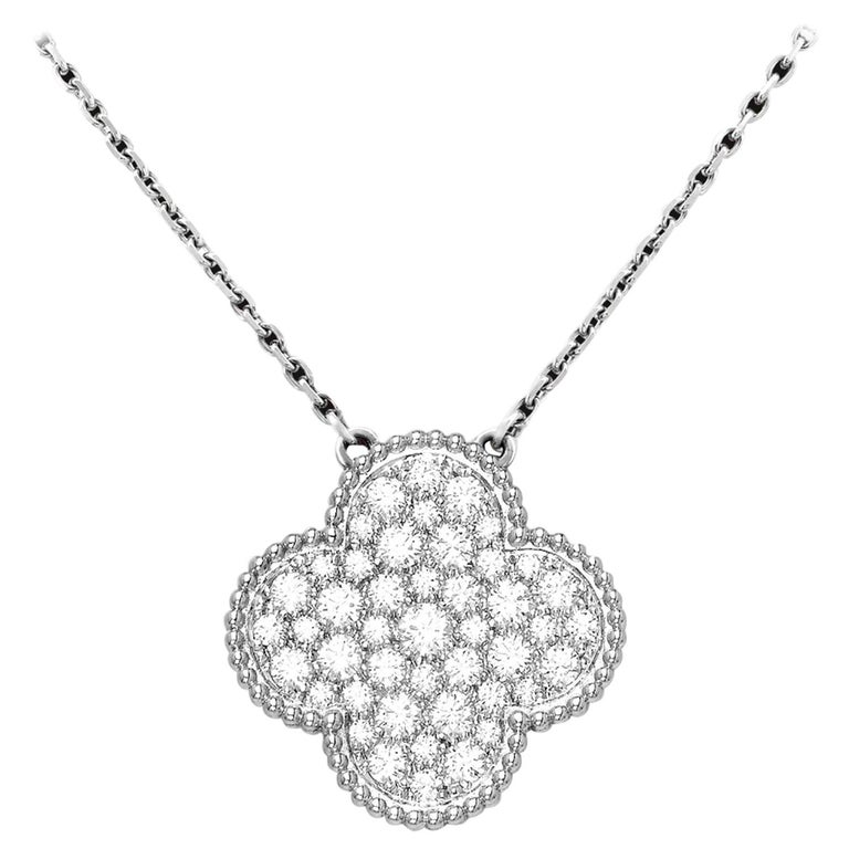 Van cleef & arpels 2024 magic alhambra pendant woman