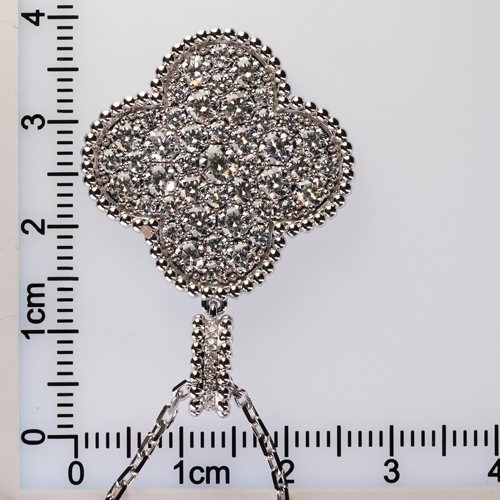 VAN CLEEF & ARPELS Magic Alhambra Lange Halskette mit Diamant-Weißgold-Anhänger, Schachtel C 5