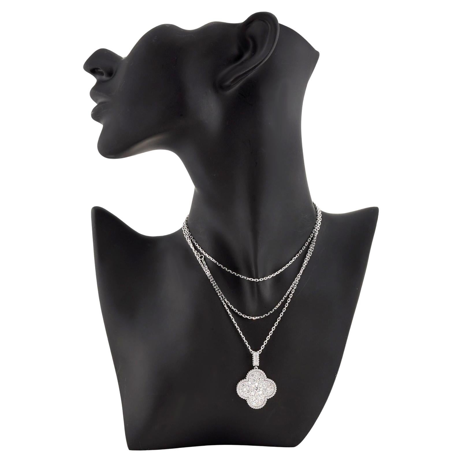 VAN CLEEF & ARPELS Magic Alhambra Lange Halskette mit Diamant-Weißgold-Anhänger, Schachtel C Damen