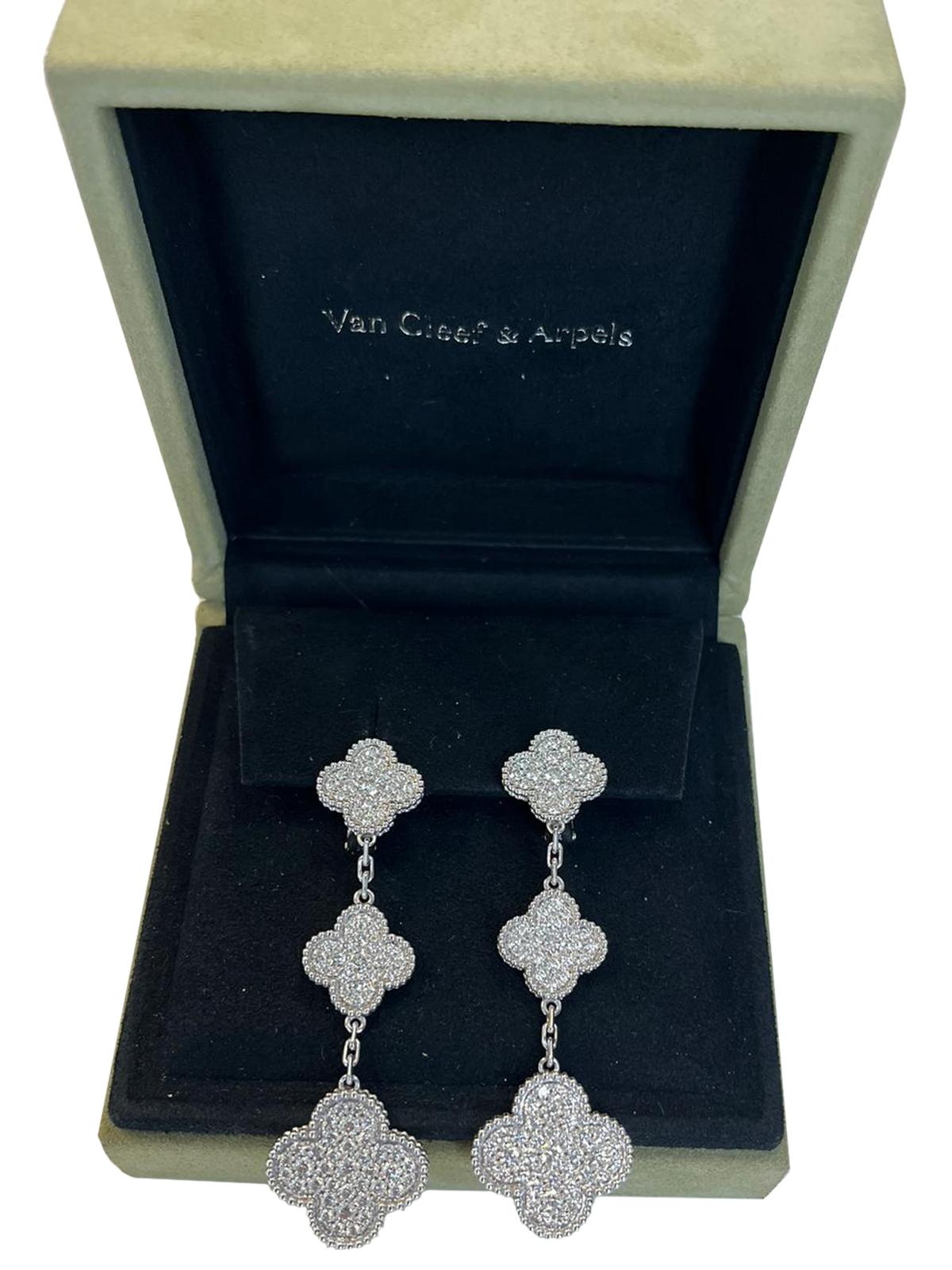 Van Cleef & Arpels Magic Alhambra Ohrringe 158 Diamanten mit 3 Motiven aus 18 Karat Weißgold 3