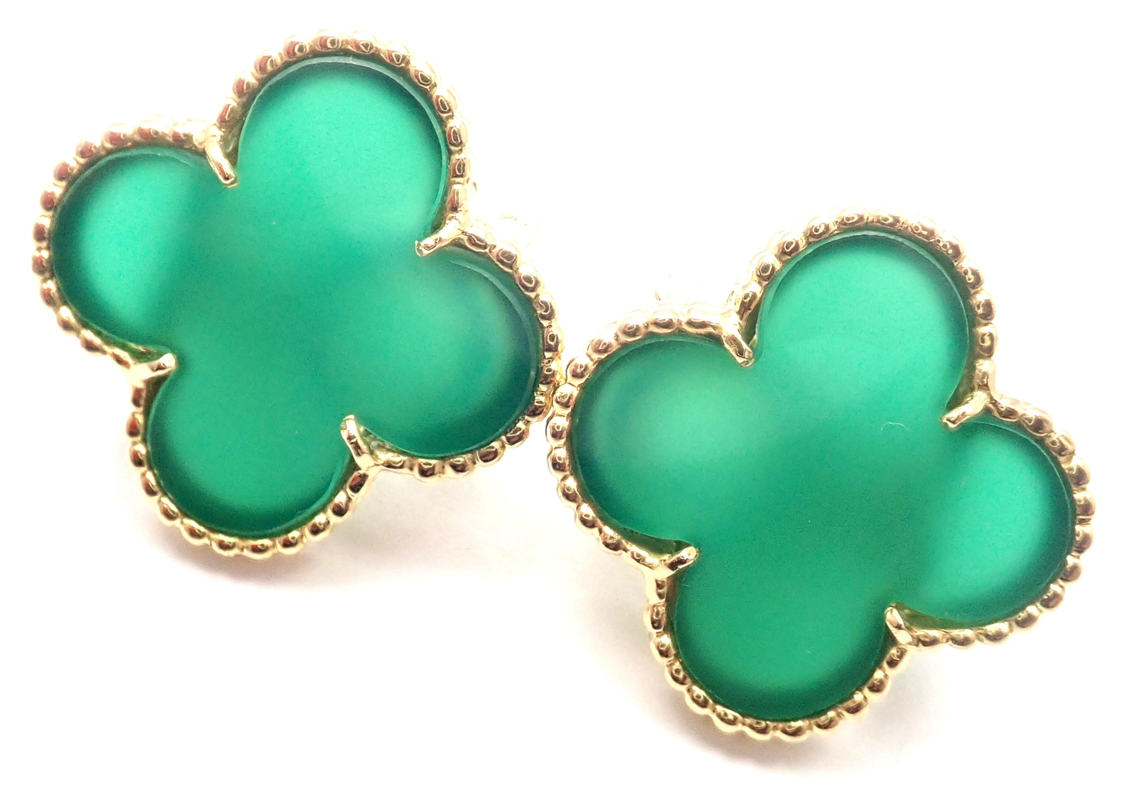 Van Cleef & Arpels Magic Alhambra Green Chalcedony Yellow Gold Earrings In Excellent Condition In Southampton, PA