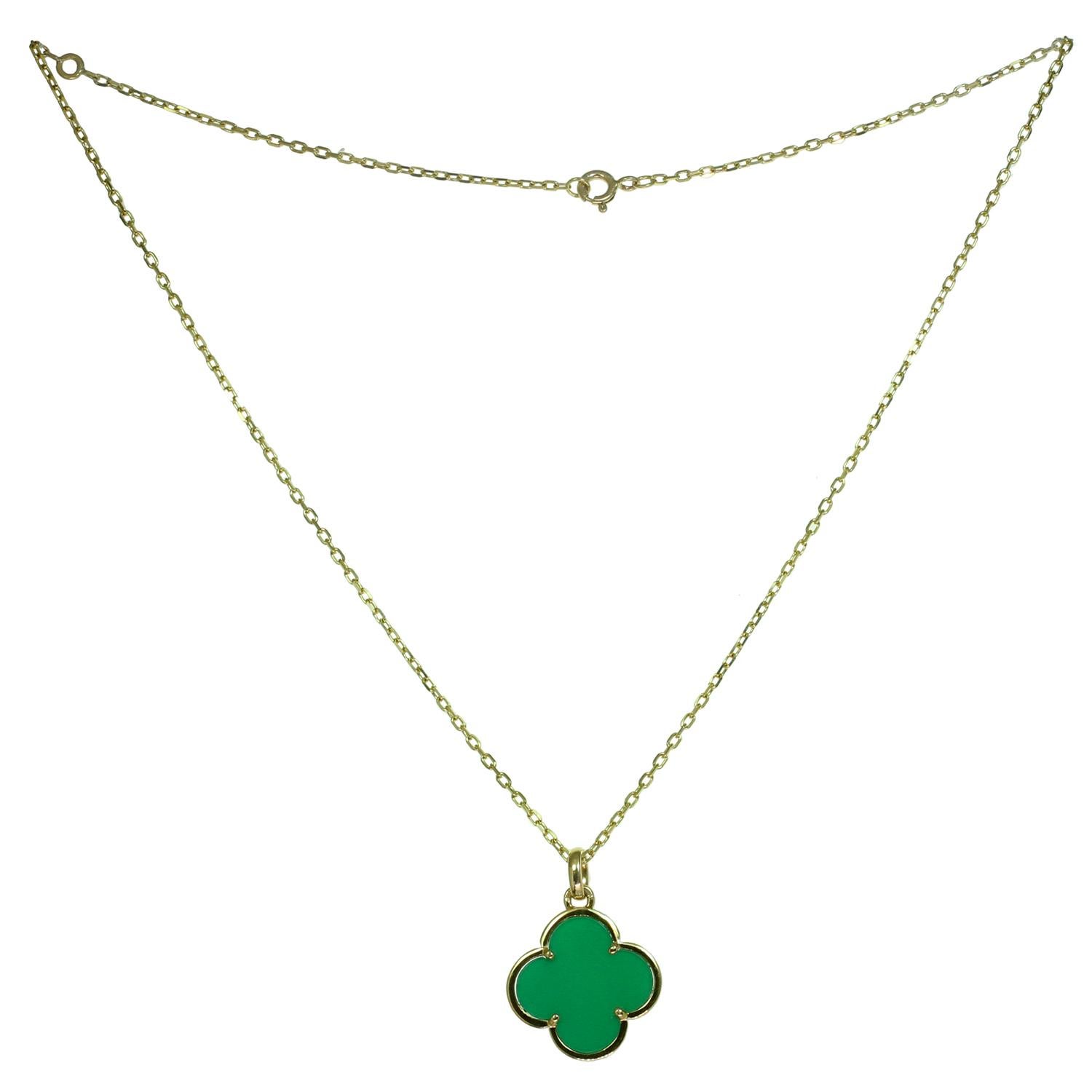 Mixed Cut Van Cleef & Arpels Magic Alhambra Green Chalcedony Yellow Gold Pendant Necklace