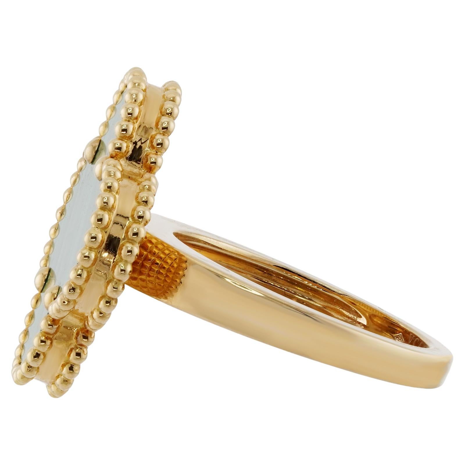 VAN CLEEF & ARPELS Magic Alhambra, bague en or jaune 18 carats Pour femmes en vente