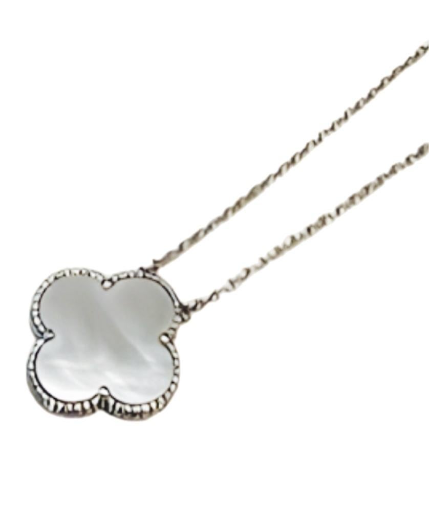 Van Cleef & Arpel’s Magic Alhambra large 1 Motif MOP pendant In Good Condition In Addlestone, GB
