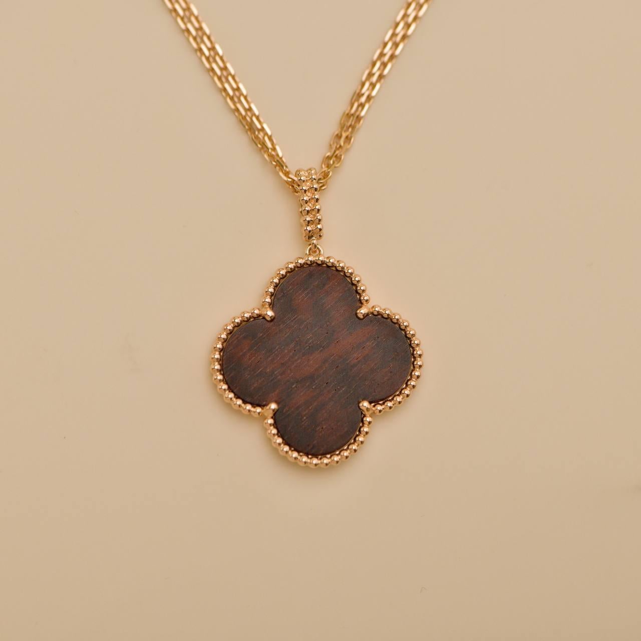 Van Cleef & Arpels Magic Alhambra, collier pendentif en or rose 18 carats en vente 3