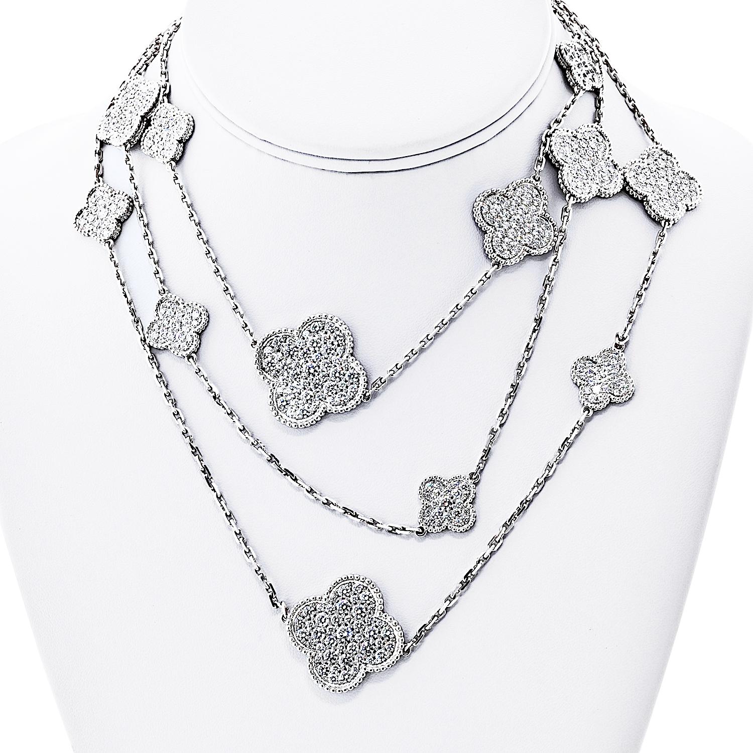 Donna Van Cleef & Arpels Collana Magic Alhambra Lunga 16 Diamanti Tondi Pave in vendita