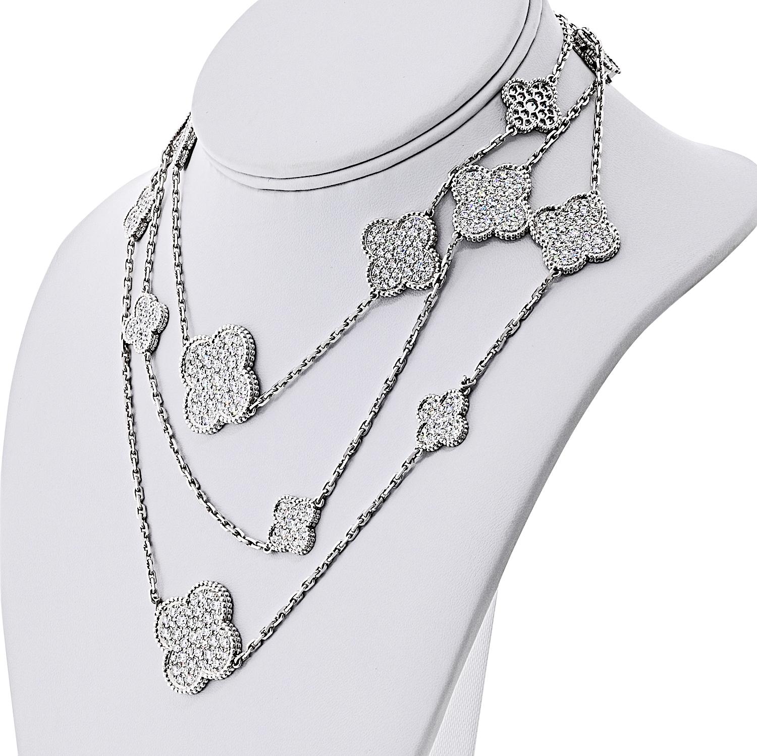 Van Cleef & Arpels Collana Magic Alhambra Lunga 16 Diamanti Tondi Pave in vendita 1