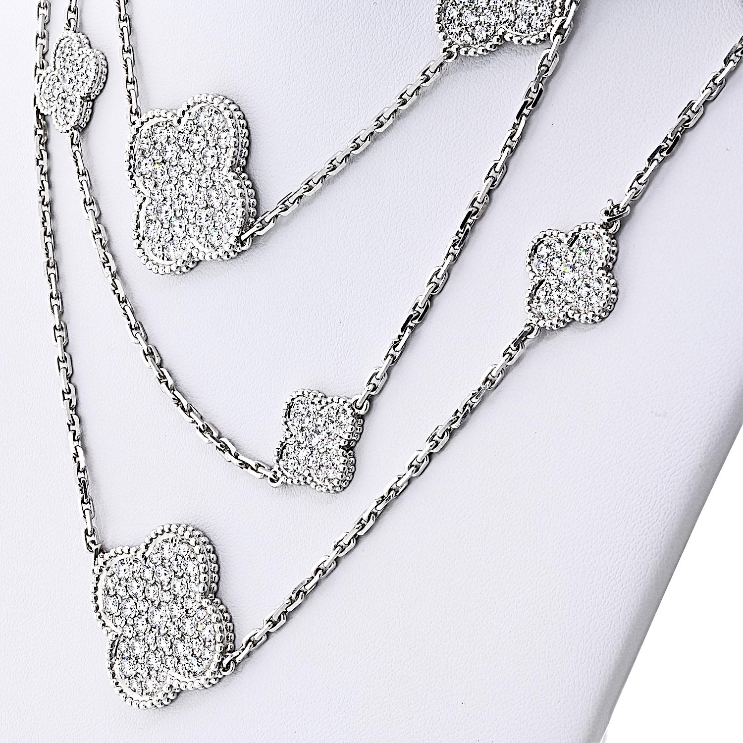Van Cleef & Arpels Collana Magic Alhambra Lunga 16 Diamanti Tondi Pave in vendita 3