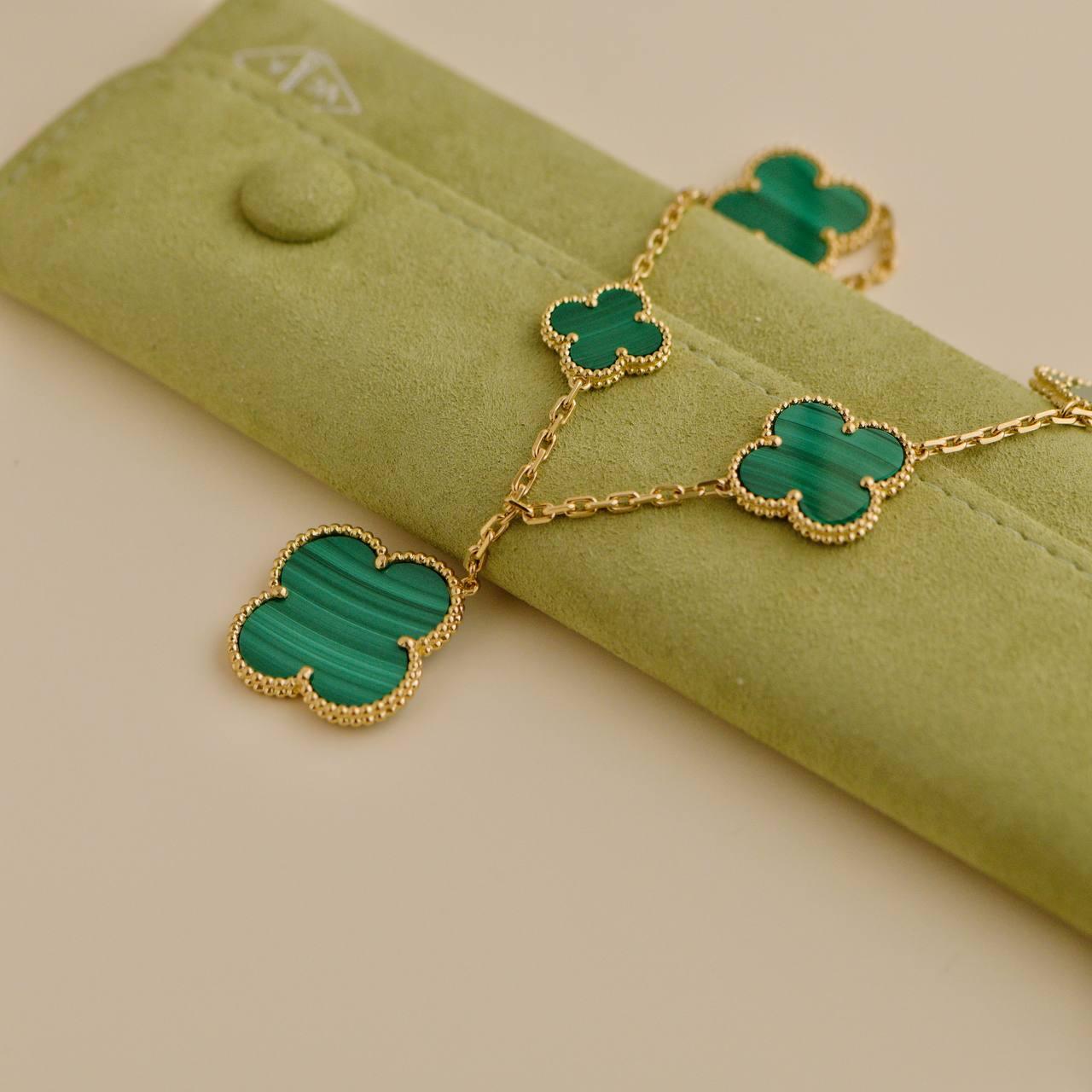 da uomo o donna Van Cleef & Arpels Bracciale Magic Alhambra Malachite in oro giallo 18 carati in vendita