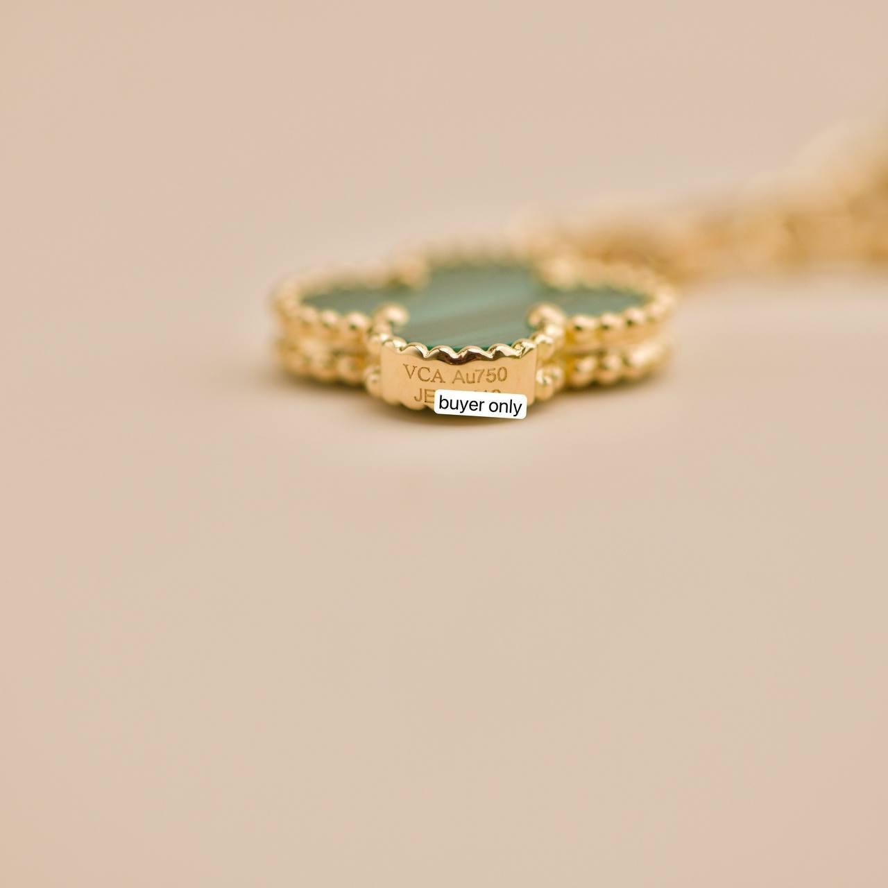 Van Cleef & Arpels Bracelet Magic Alhambra Malachite or jaune 18K en vente 1