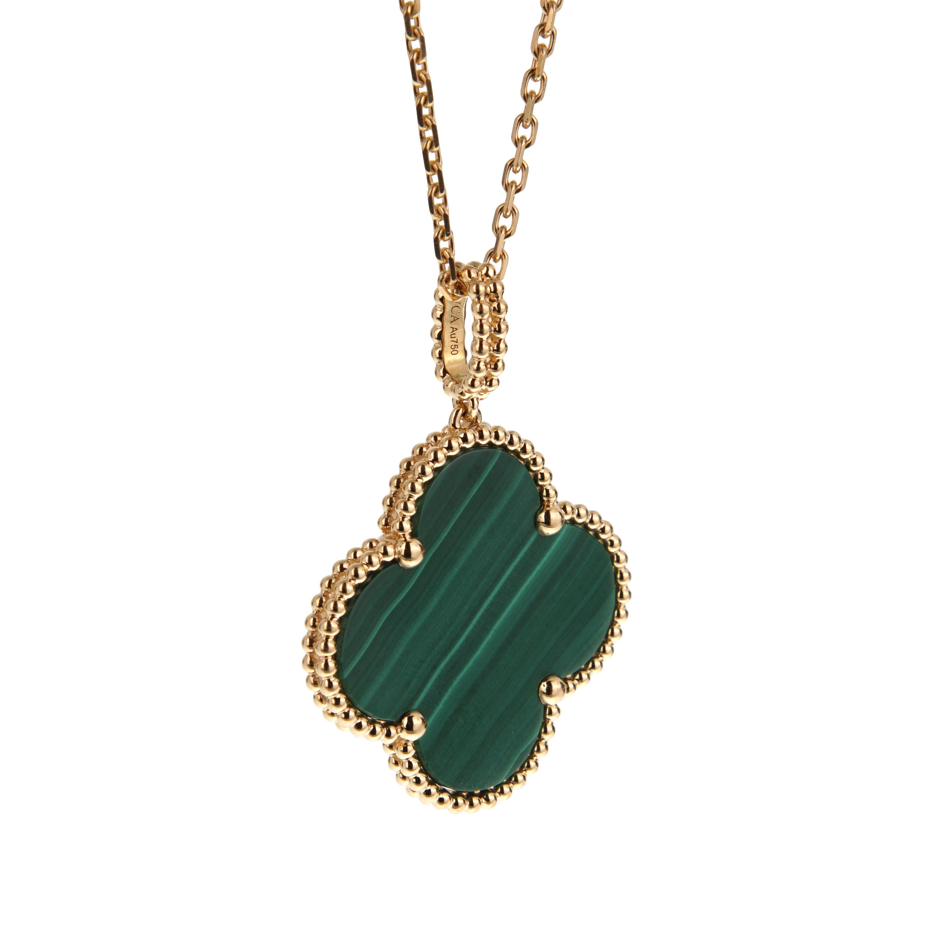 Taille mixte Van Cleef & Arpels Collier Magic Alhambra en malachite et or jaune 18k en vente