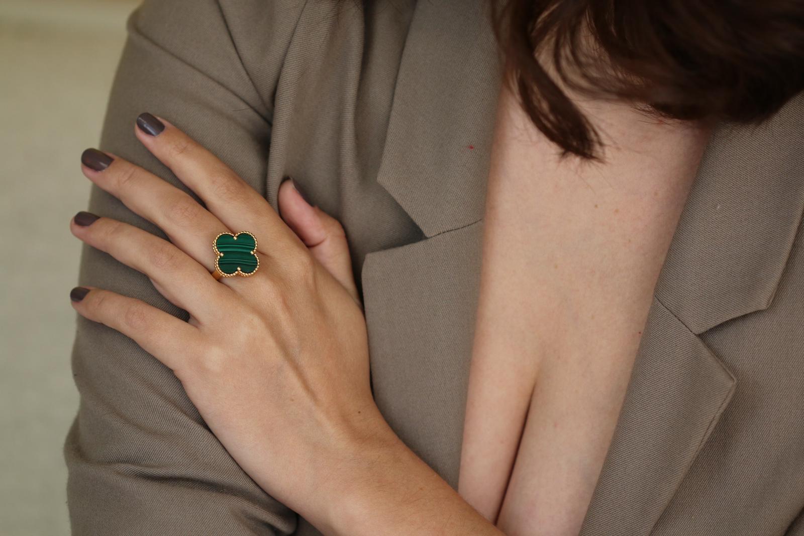 Uncut Van Cleef & Arpels Magic Alhambra Malachite 18K Yellow Gold Ring Size 52