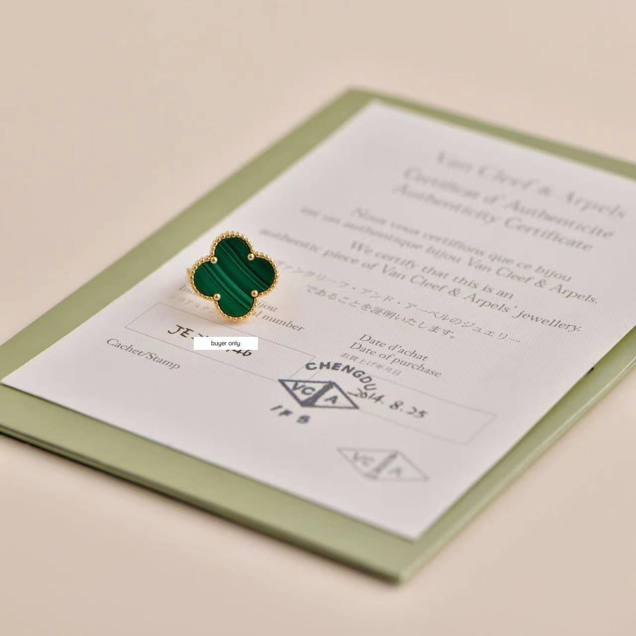 Women's or Men's Van Cleef & Arpels Magic Alhambra Malachite 18K Yellow Gold Ring Size 52