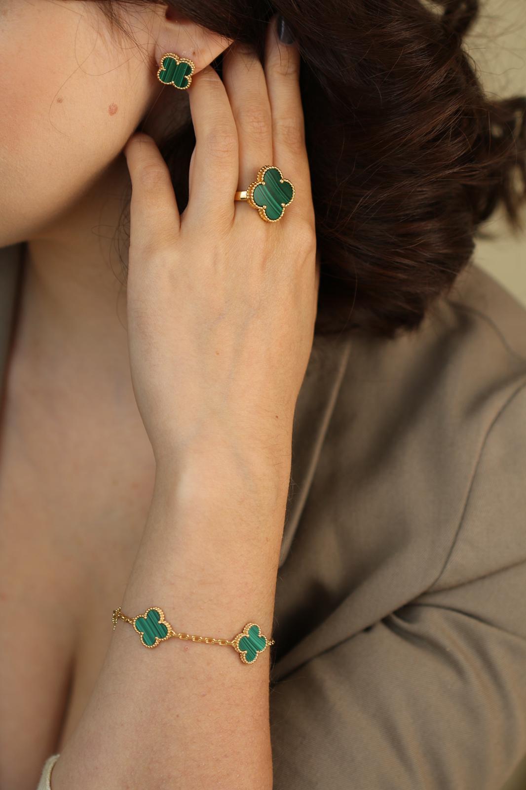 Van Cleef & Arpels Magic Alhambra Malachite 18K Yellow Gold Ring Size 52 1