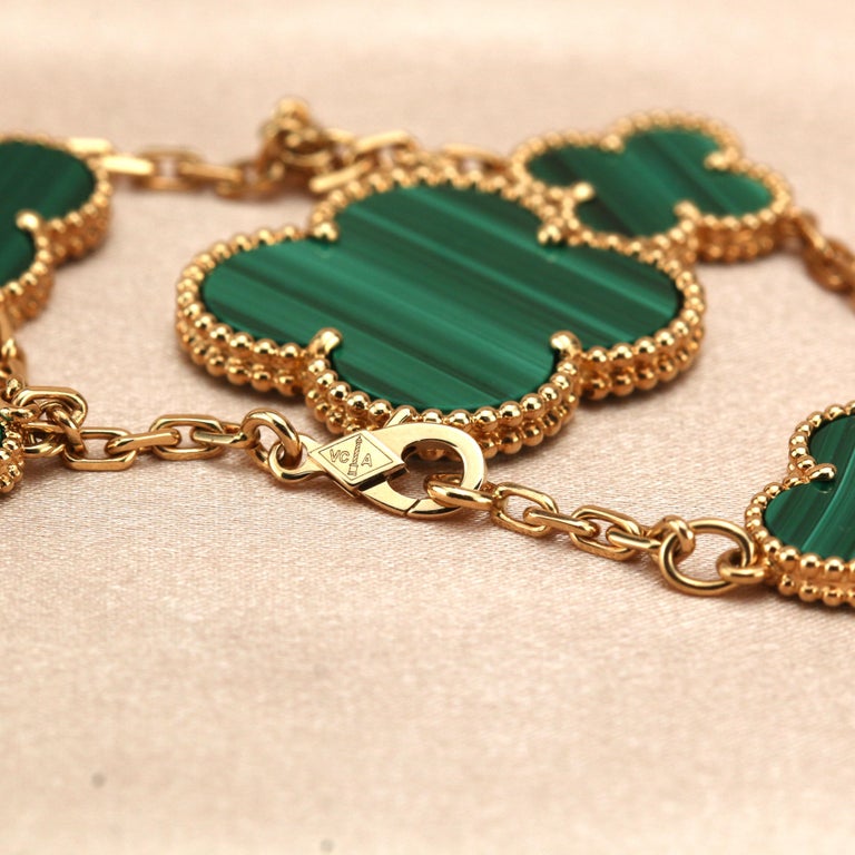 Alhambra is VCA's signature design and the Malachite makes it even more special. This is a limited rare piece. You won't find them on market very often.

Dandelion Antiques Code     AT-1232
Brand	                                Van Cleef & Arpels