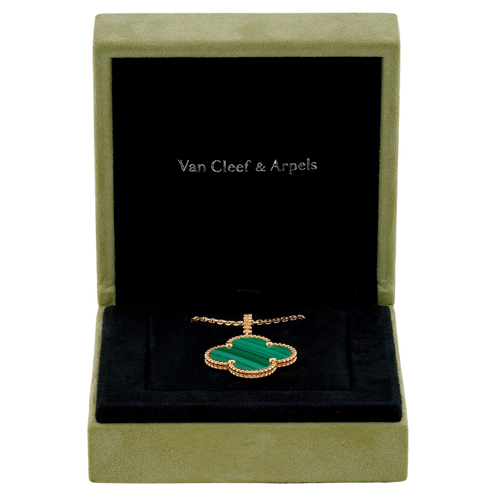 Mixed Cut VAN CLEEF & ARPELS Magic Alhambra Malachite Long Pendant Necklace For Sale