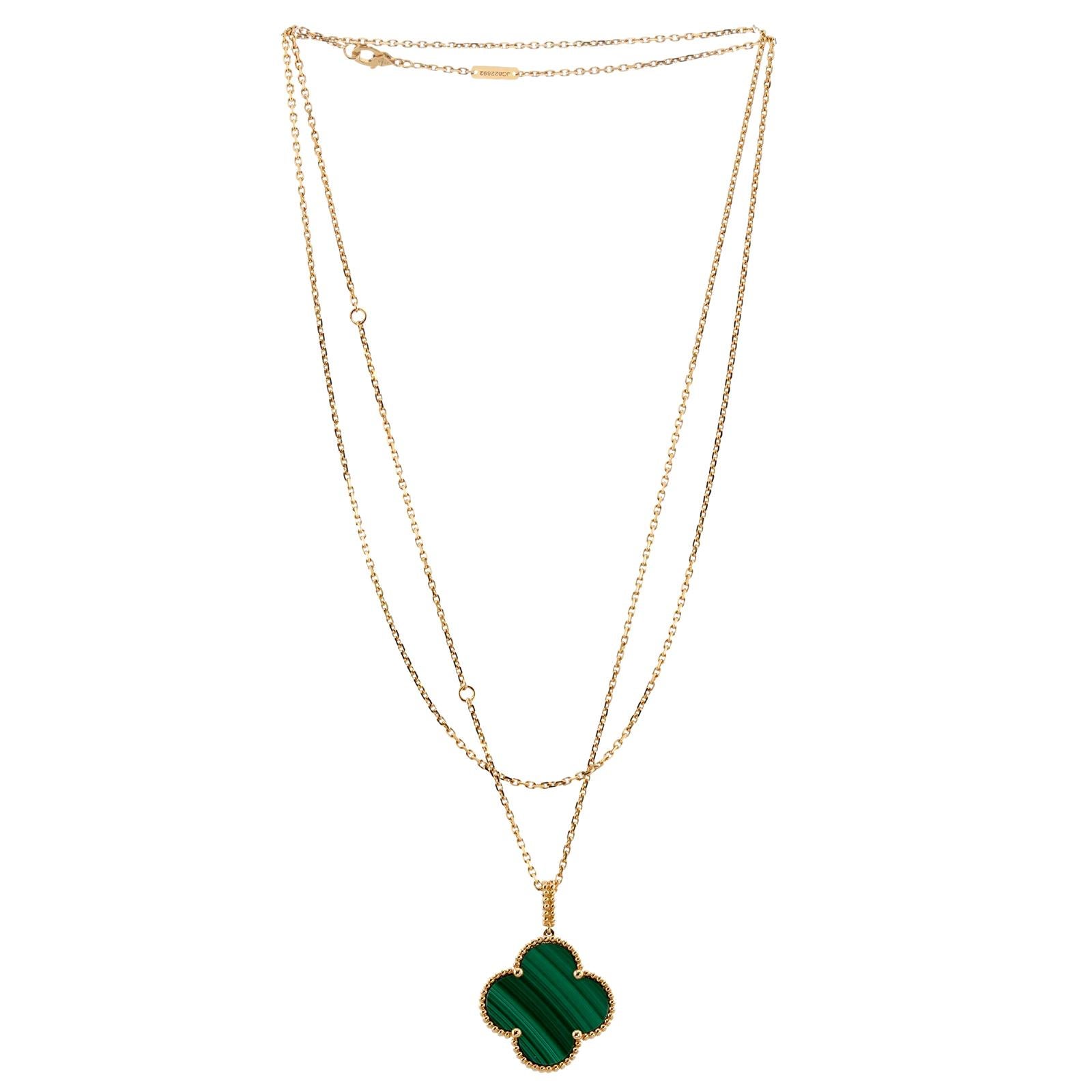 Women's or Men's VAN CLEEF & ARPELS Magic Alhambra Malachite Long Pendant Necklace For Sale