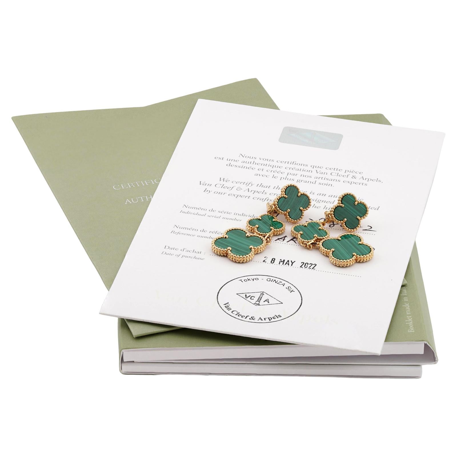 VAN CLEEF & ARPELS Magic Alhambra Malachit-Ohrringe aus Gelbgold mit 3-Motiven Damen im Angebot