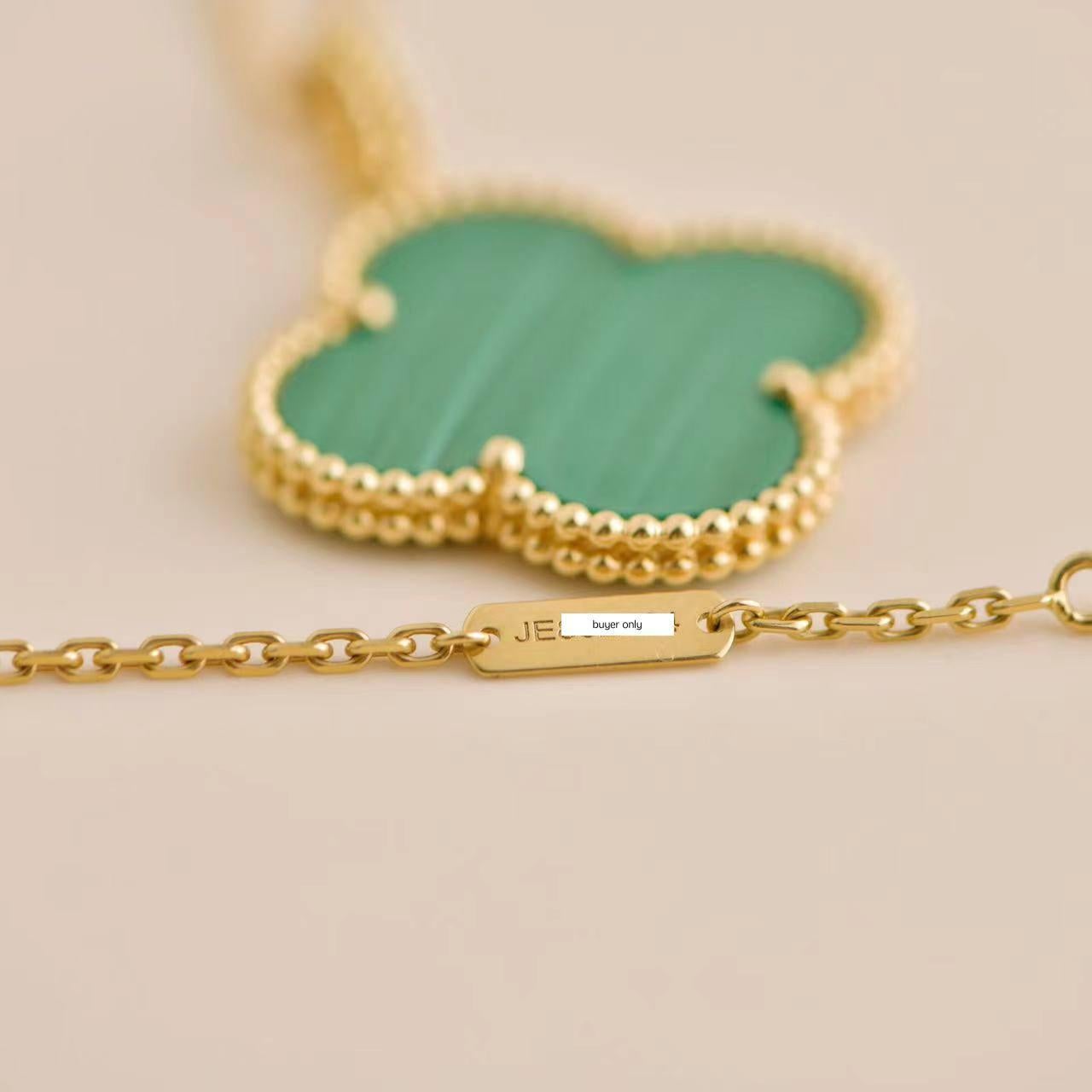 Van Cleef & Arpels Magic Alhambra Malachite Yellow Gold Pendant Long Necklace In Excellent Condition For Sale In Banbury, GB
