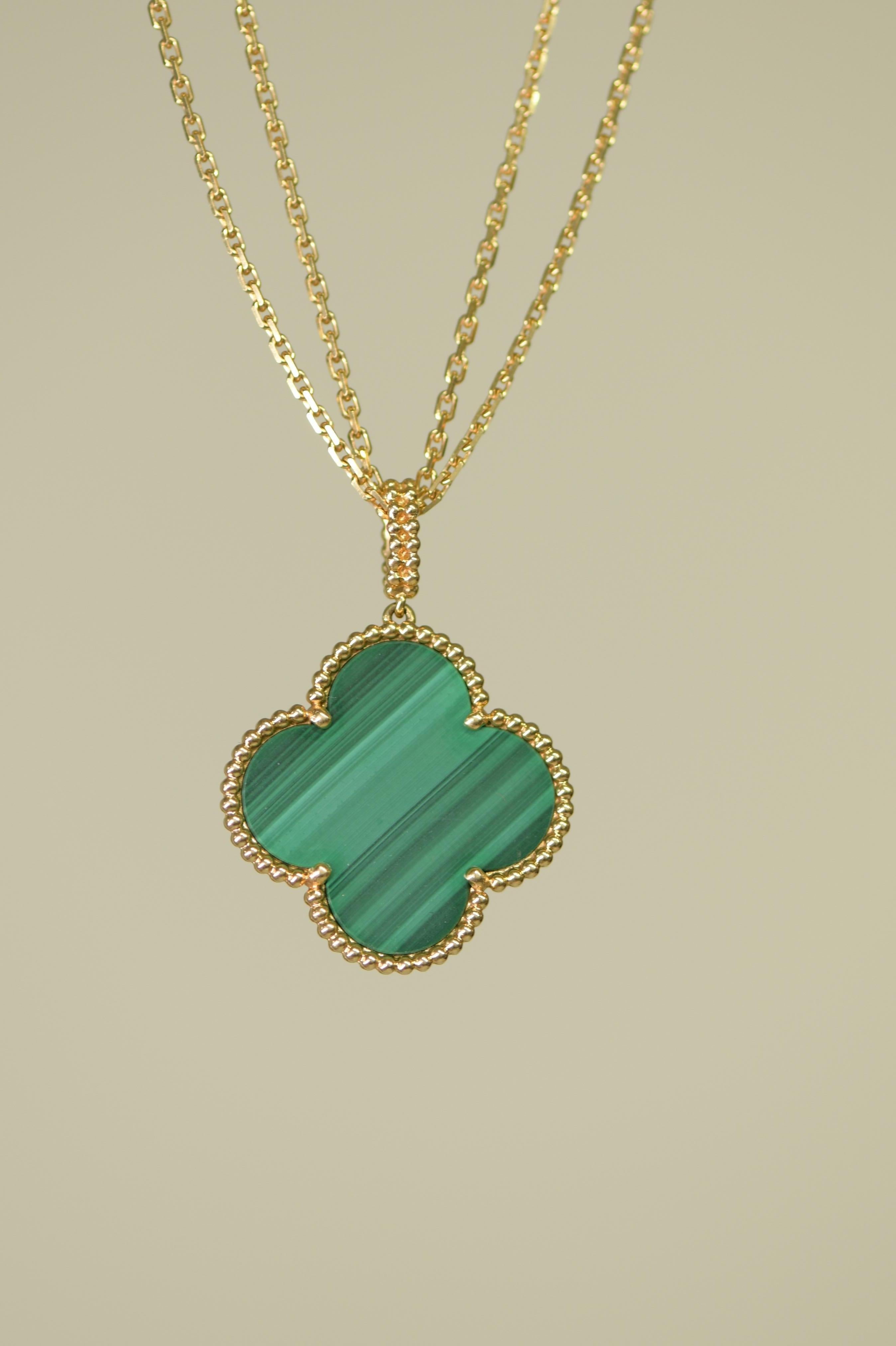 Van Cleef & Arpels Magic Alhambra Malachite Yellow Gold Pendant Long Necklace In Excellent Condition In Banbury, GB