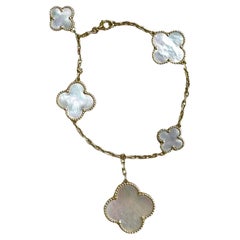 Van Cleef & Arpels Bracelet Magic Alhambra en or 18 carats à 5 motifs en nacre