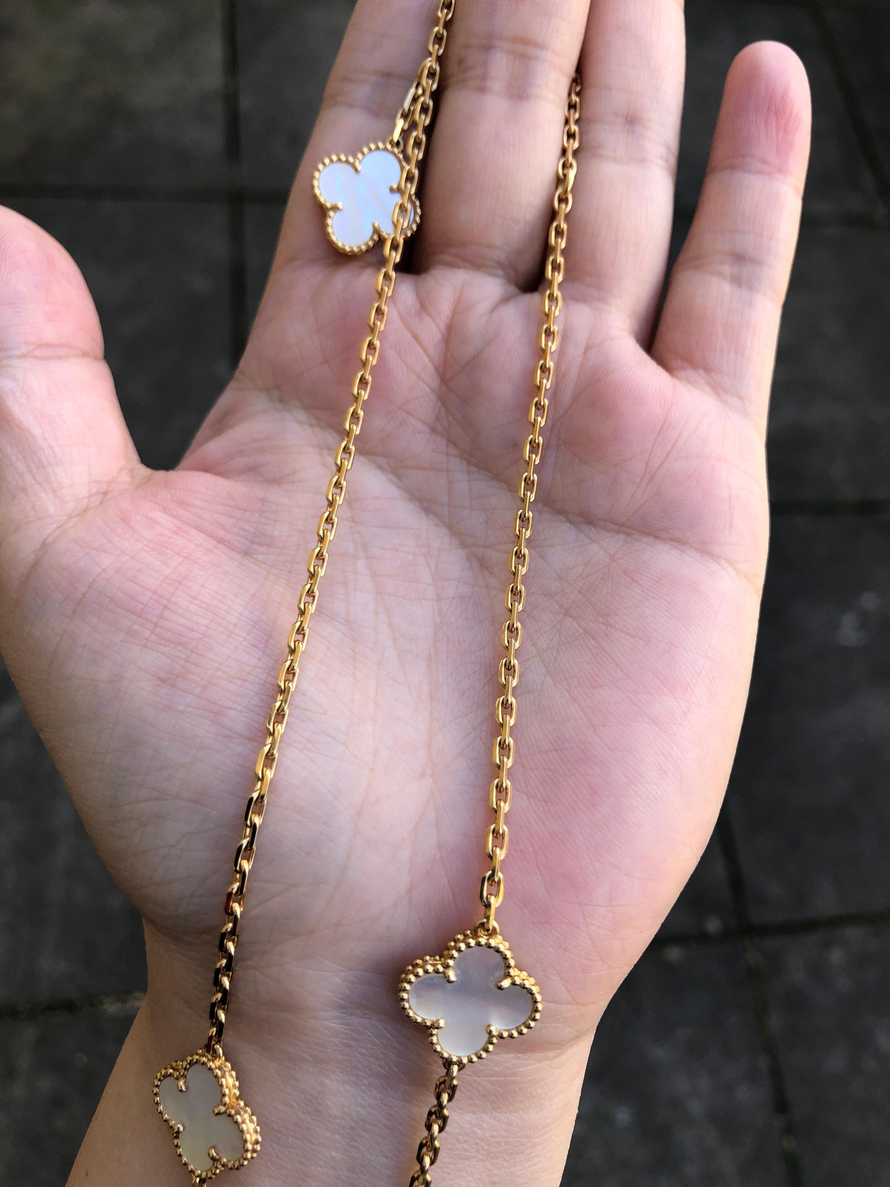 Van Cleef & Arpels Magic Alhambra Mother of Pearl 6 Motifs 18k Gold Necklace In Excellent Condition In Banbury, GB