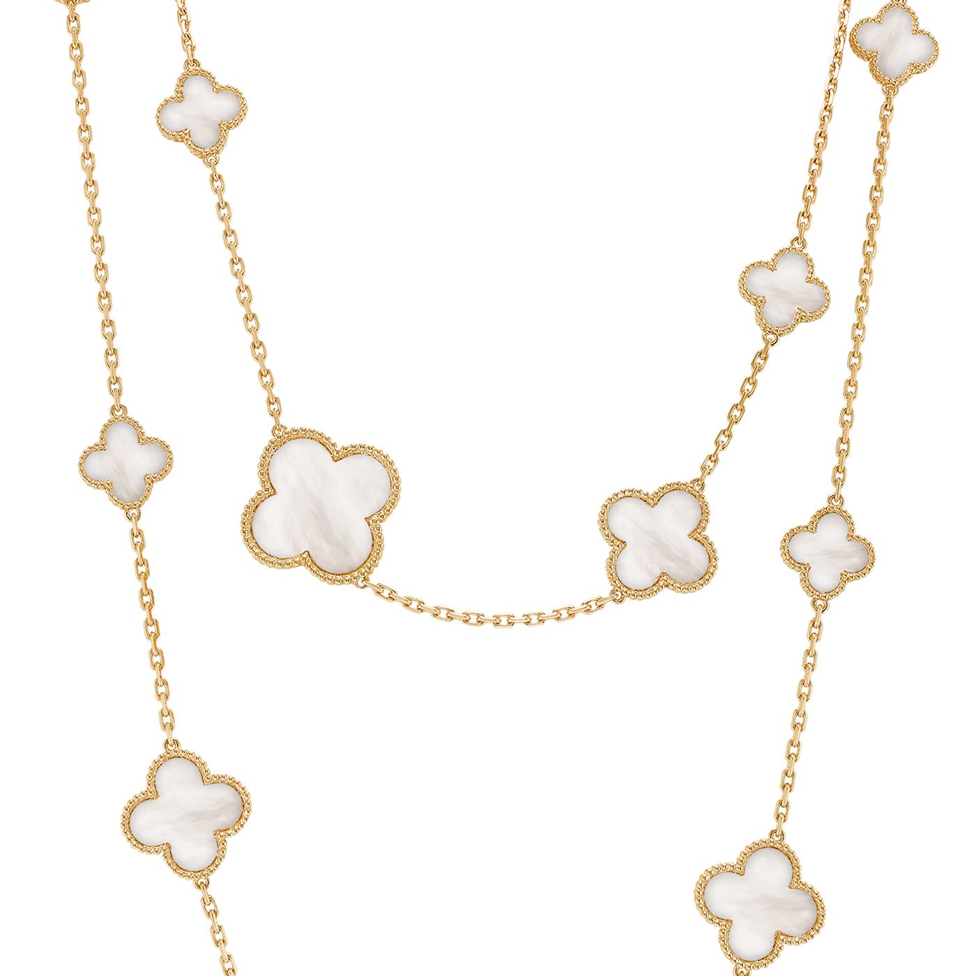Perle Van Cleef & Arpels, collier long Magic Alhambra en or jaune 18 carats et nacre en vente