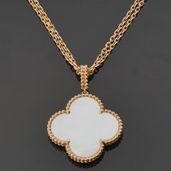 VAN CLEEF & ARPELS Magic Alhambra Halskette aus Gelbgold mit Perlmutt-Anhänger