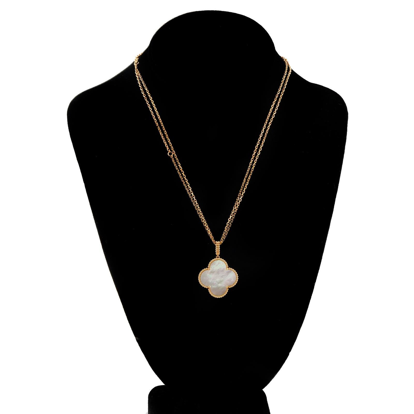 Women's VAN CLEEF & ARPELS Magic Alhambra Mother-of-Pearl Pendant Yellow Gold Necklace