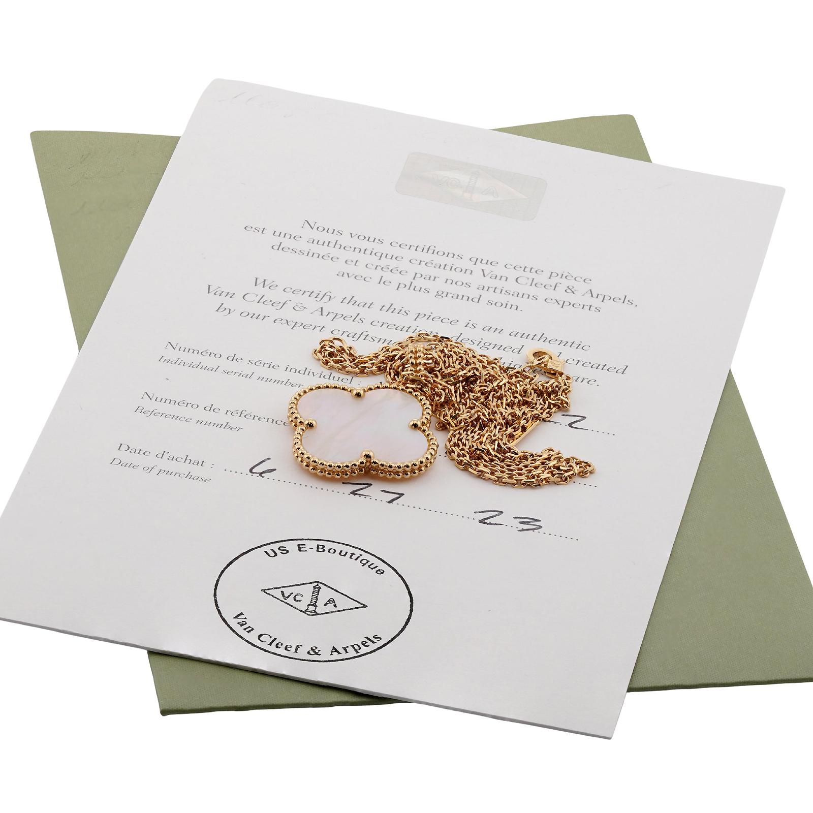 VAN CLEEF & ARPELS Magic Alhambra Mother-of-Pearl Pendant Yellow Gold Necklace 2