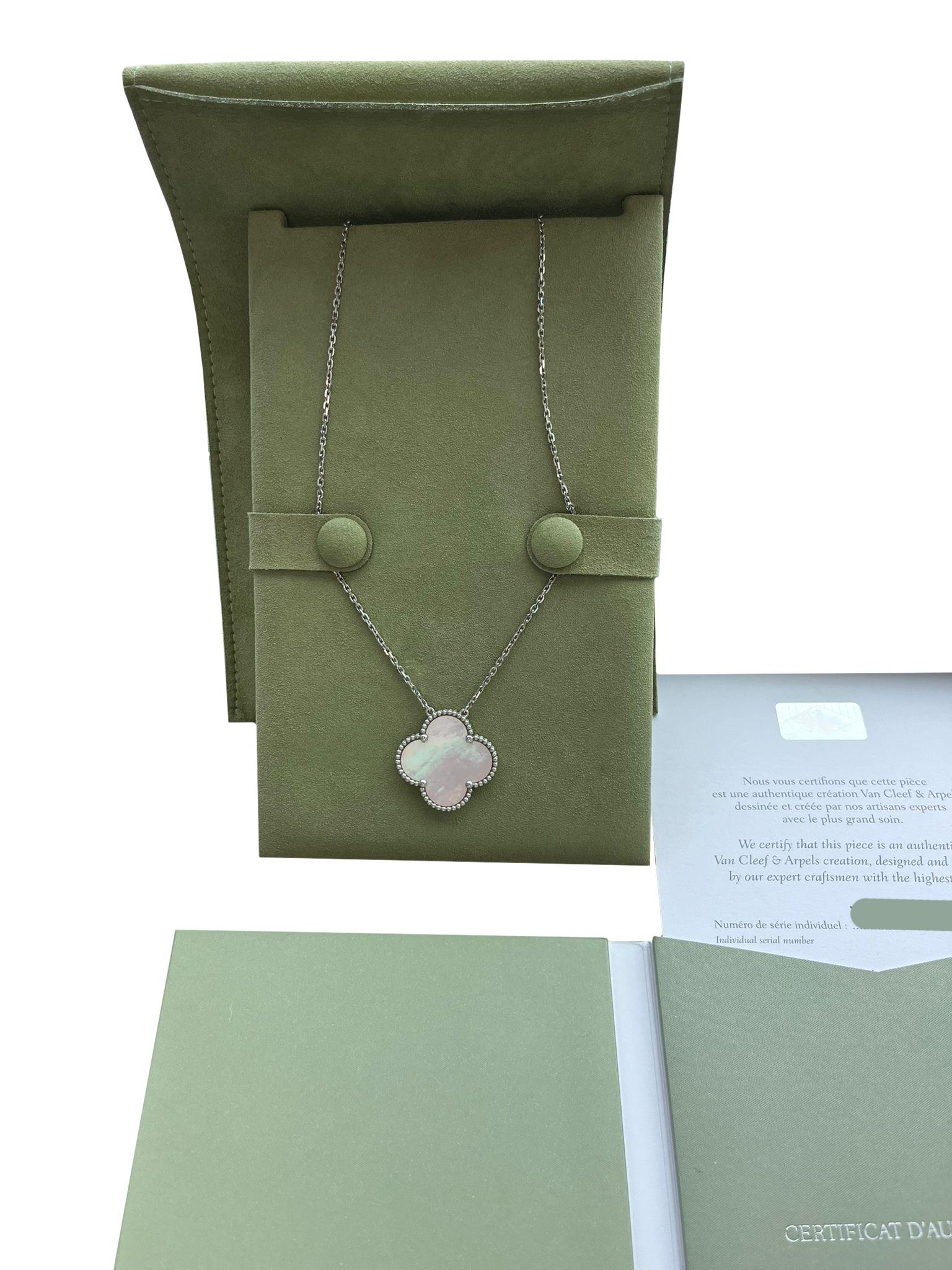 De las mujeres Van Cleef & Arpels Magic Alhambra Colgante Pequeño de Madreperla Oro Blanco de 18 K en venta