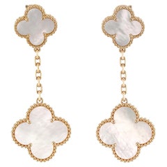 Van Cleef & Arpels Boucles d'oreilles nacre Magic Alhambra or jaune 2 motifs