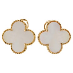 VAN CLEEF & ARPELS Magic Alhambra Perlmutt-Ohrringe aus Gelbgold