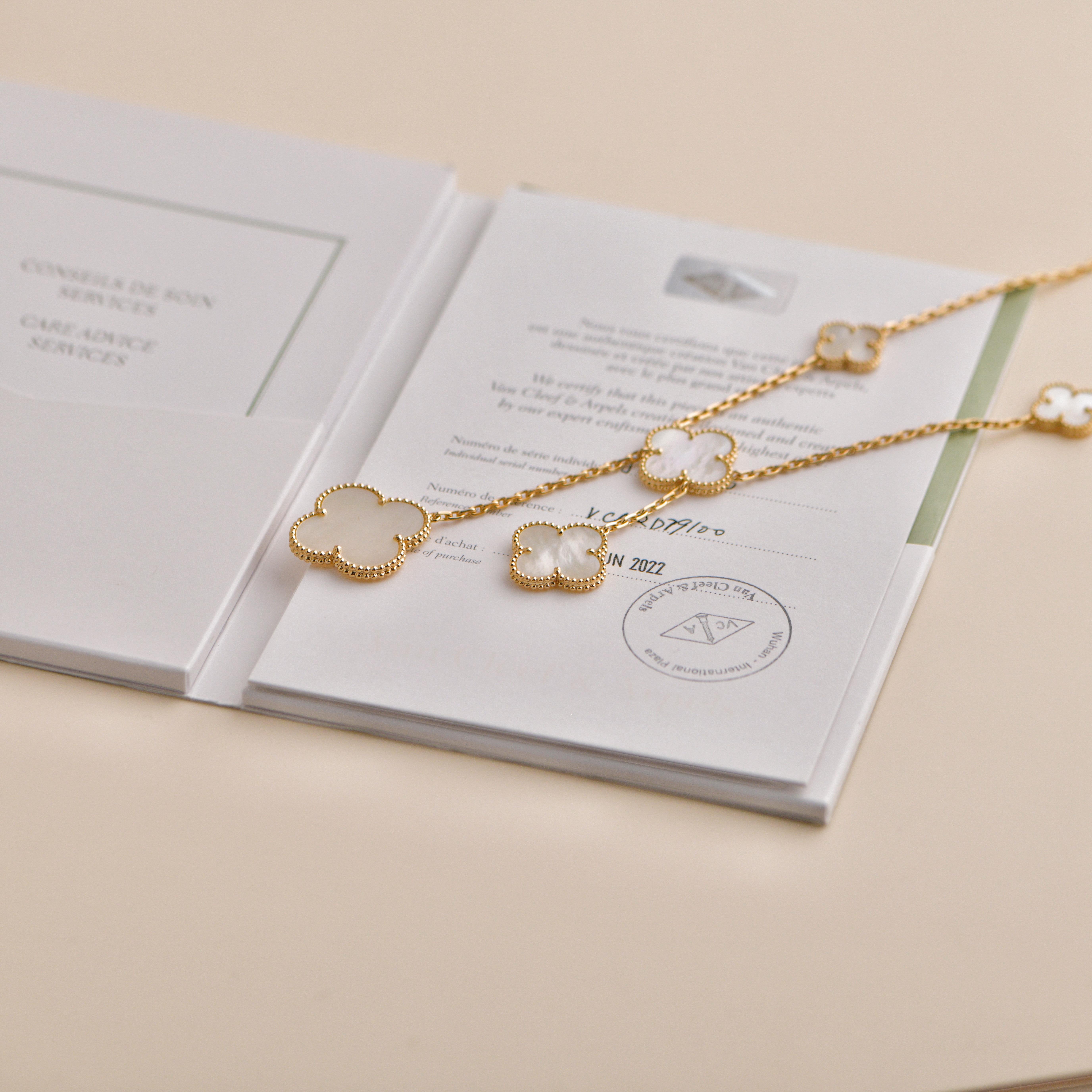 Women's or Men's Van Cleef & Arpels Magic Alhambra Mother of Pearl Yellow Gold Necklace