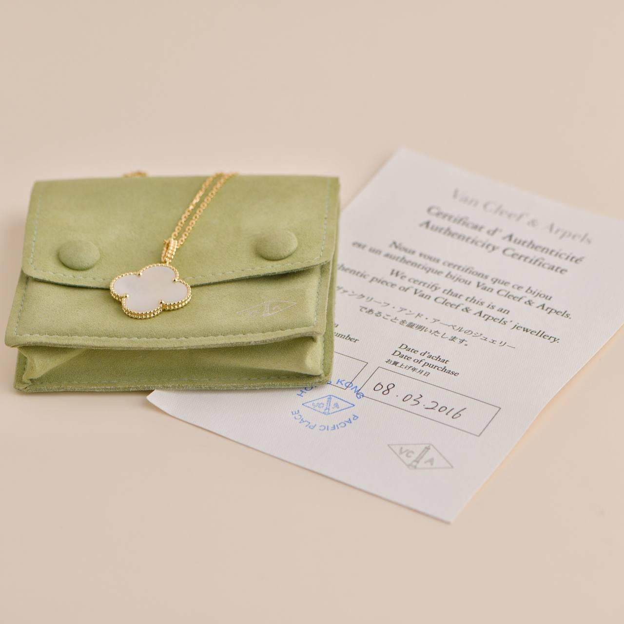 SKU	AT-2590
Comes With	Full Set (Pouch + Card)
Date	2016
RRP	£ 5,700 Inc taxes / $ 6,100 Excl taxes / 6,650 € Inc taxes
Model	VCARO49L00
Serial Number	JE******
Metal	18k Yellow Gold
Stones	Mother of Pearl
Weight	15.7 g
Length	90