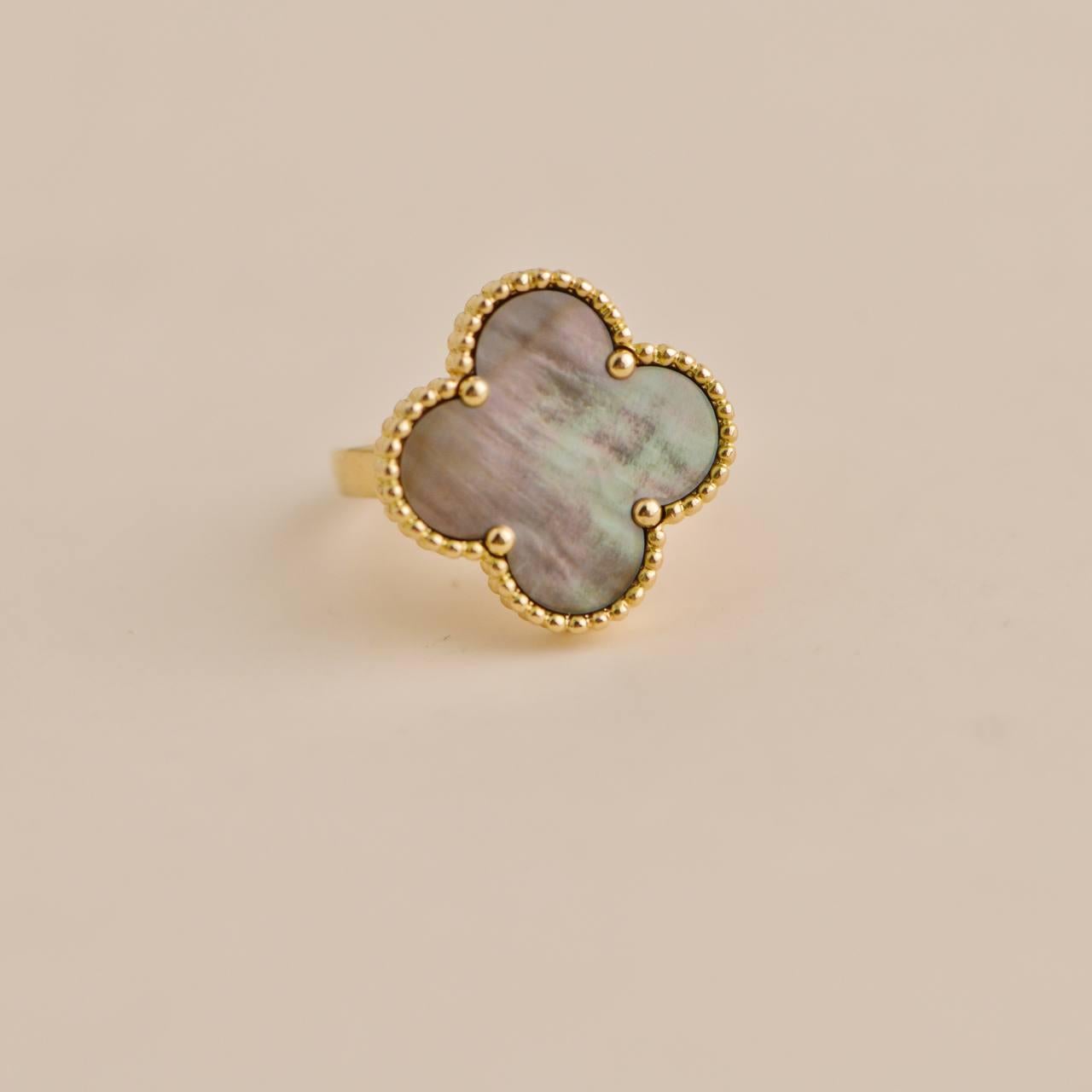 Van Cleef & Arpels Magic Alhambra Mother of Pearl Yellow Gold Ring Size 52 In Excellent Condition For Sale In Banbury, GB