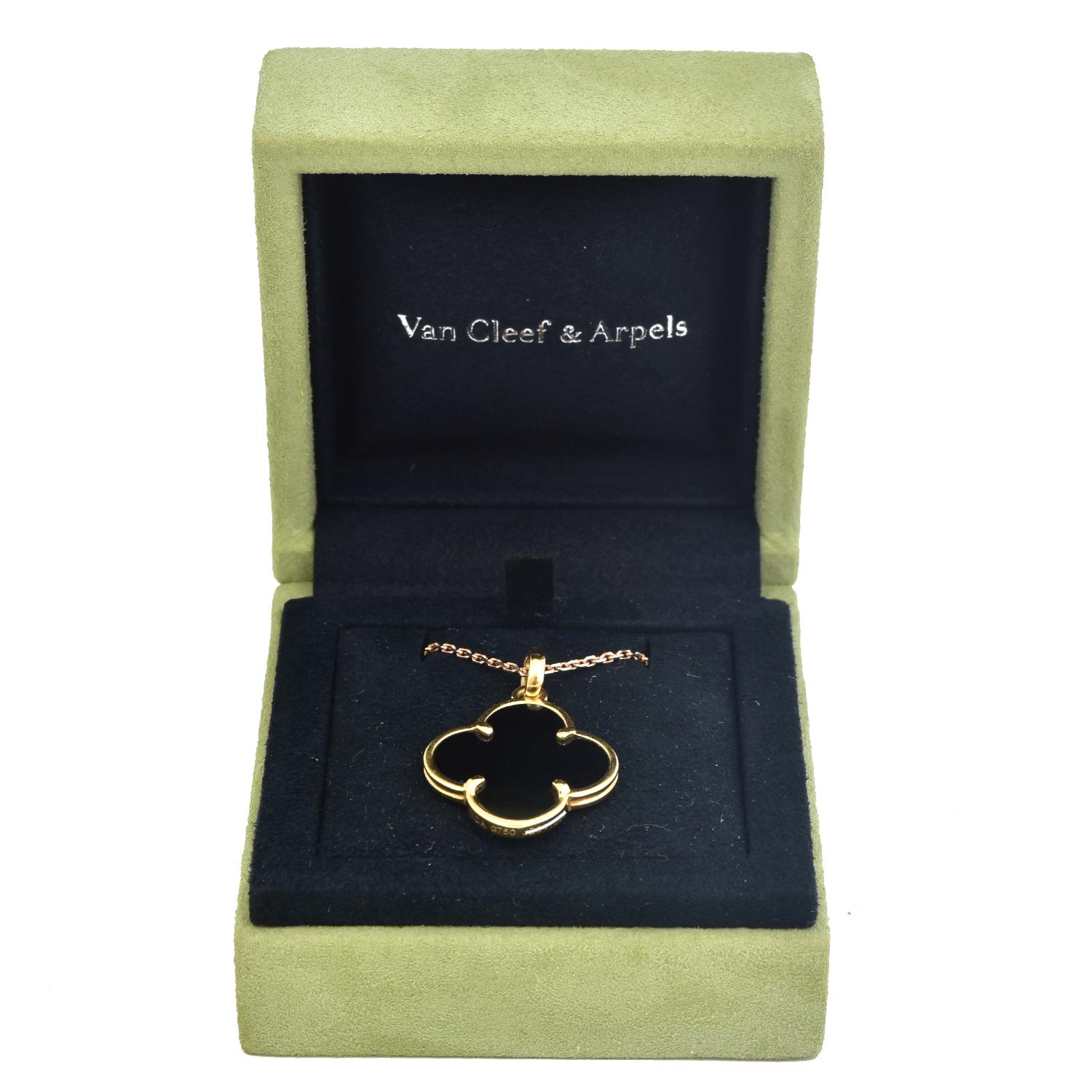 Van Cleef & Arpels Magic Alhambra Onyx-Anhänger aus 18 Karat Gelbgold (Ungeschliffen)