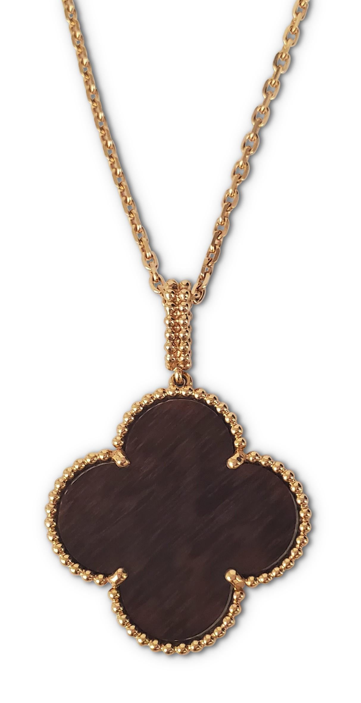 van cleef single motif necklace