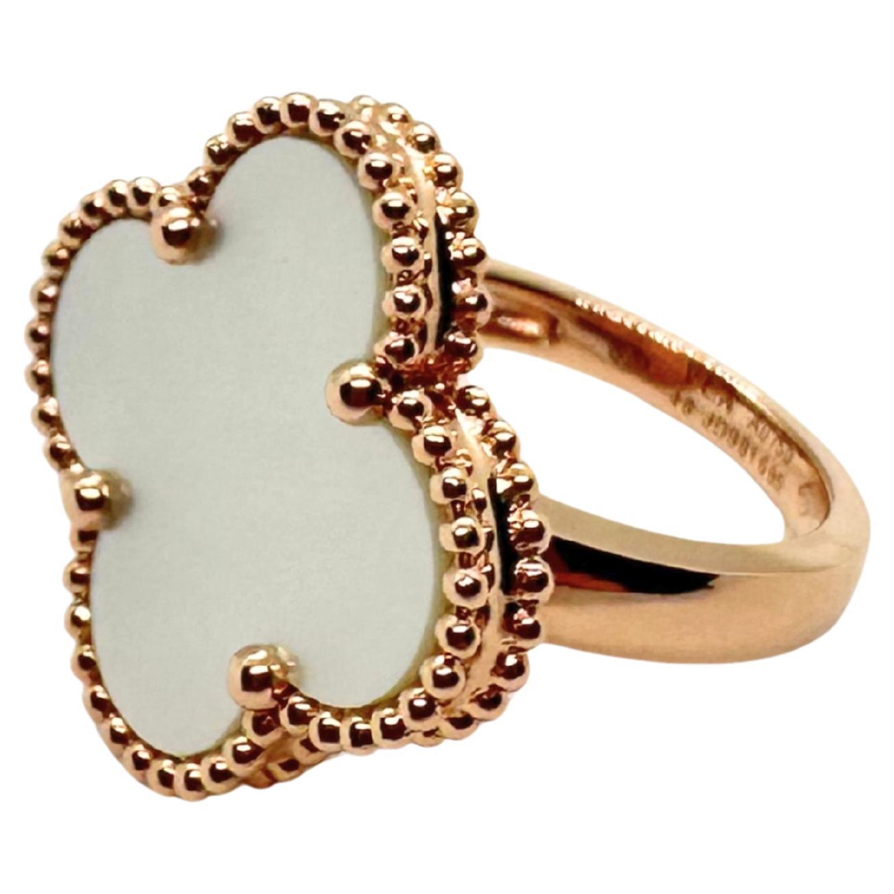 Van Cleef
Arpels Magic Alhambra White Mother of Pearl 18K Rose Gold Full Ring