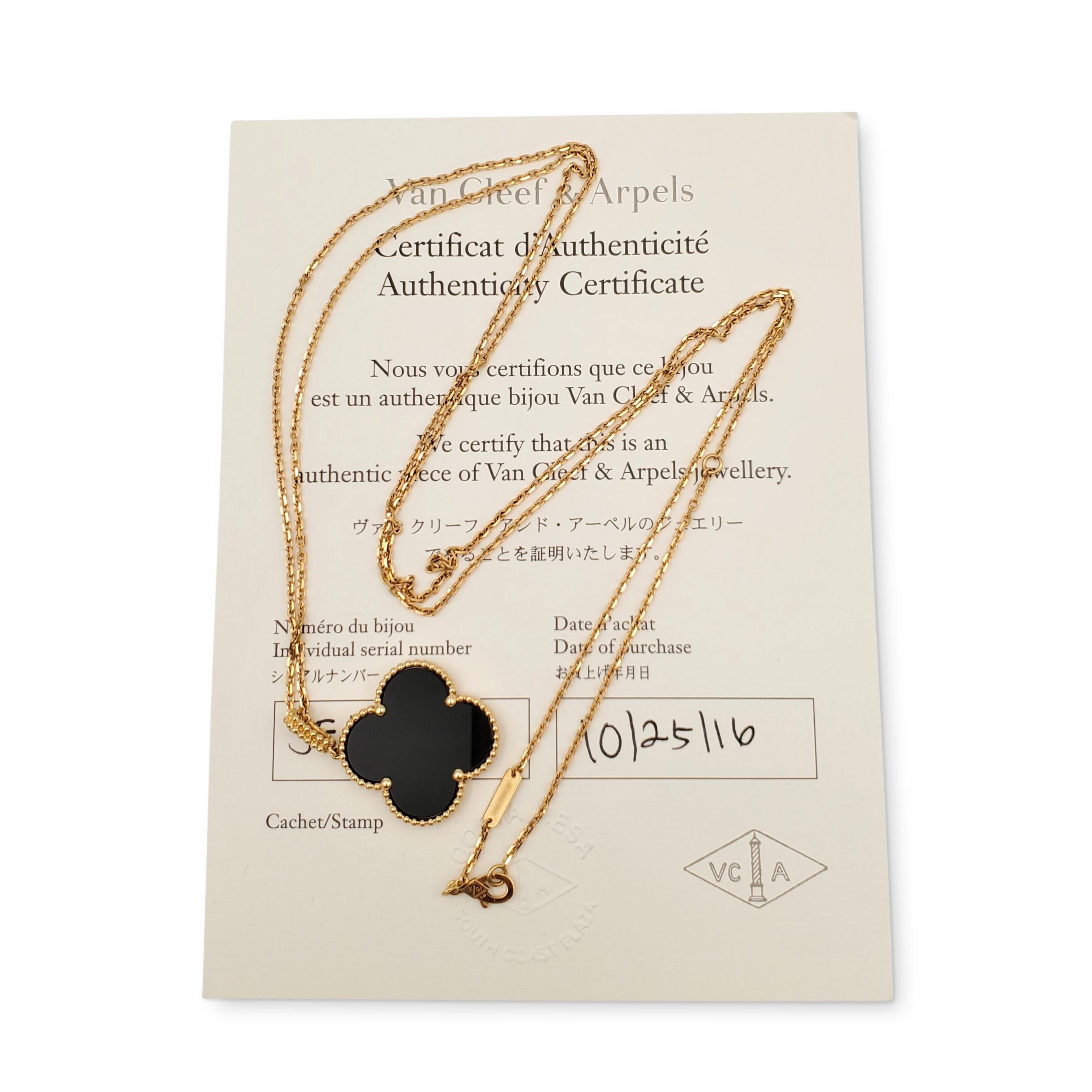 Van Cleef & Arpels 'Magic Alhambra' Anhänger aus Gelbgold und Onyx 1