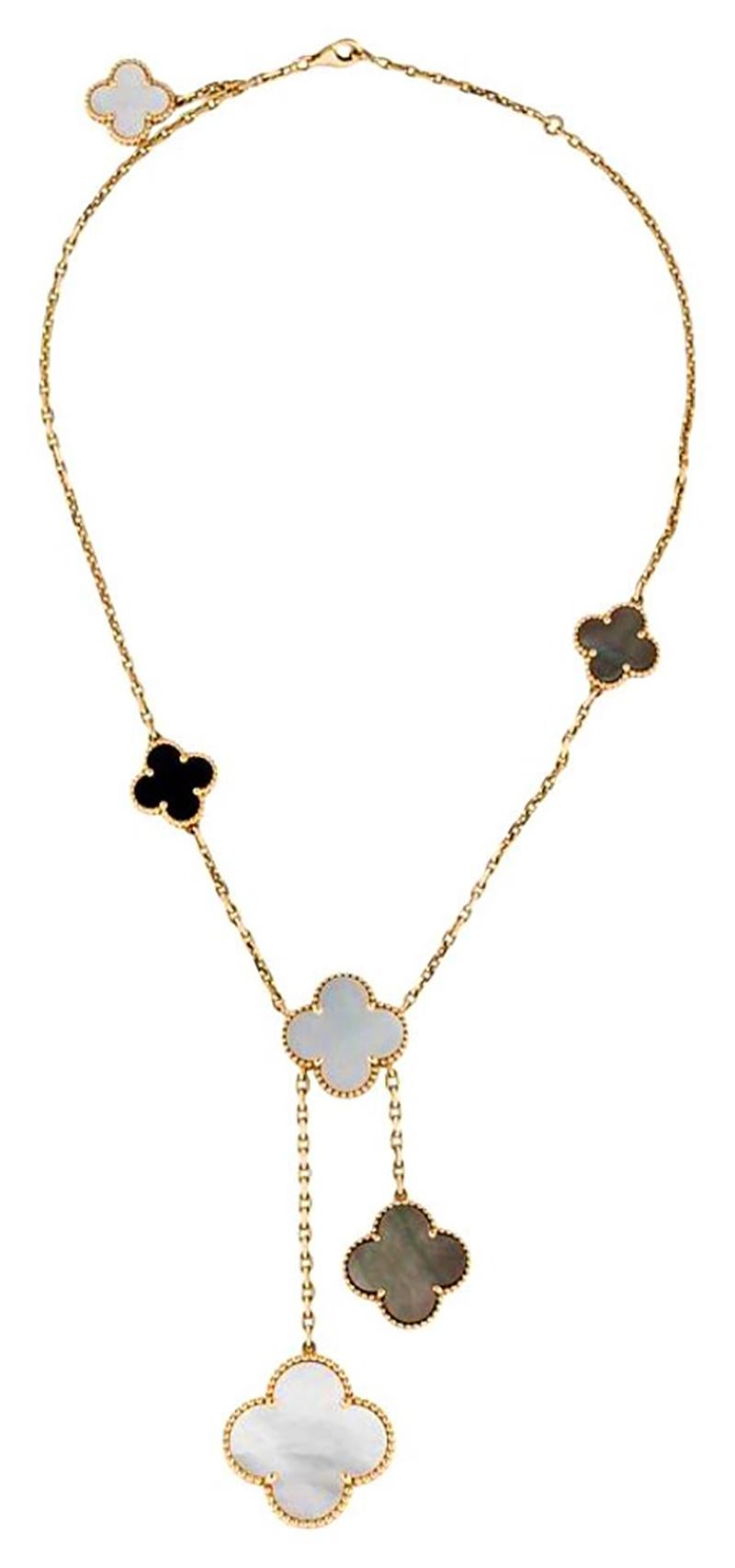 The Magic Alhambra jewelry creations gather different-sized Alhambra motifs, coming together in a joyful dance. Inspired by the clover leaf, their asymmetric designs feature different associations of materials.

Magic Alhambra necklace, 6 motifs,