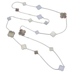  Van Cleef & Arpels Halskette mit 16 Motiven, „Magic“ MOP und Chalcedon