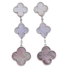 Van Cleef & Arpels Magic, boucles d'oreilles à 3 motifs en nacre et calcédoine