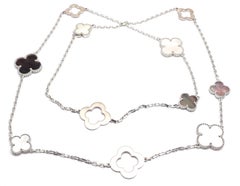 Van Cleef & Arpels Collar mágico de oro blanco con nácar blanco y gris