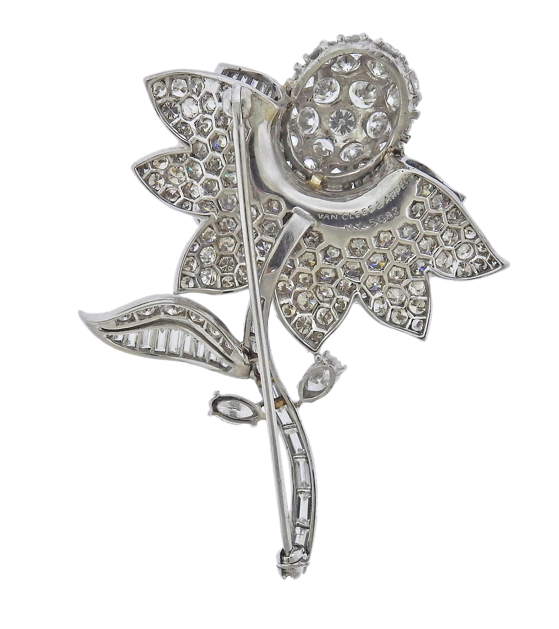 Round Cut Van Cleef & Arpels Magnificent 16 Carat Diamond Platinum Flower Brooch For Sale