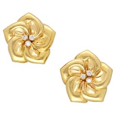 VAN CLEEF & ARPELS Magnolia Flower Ear Clips