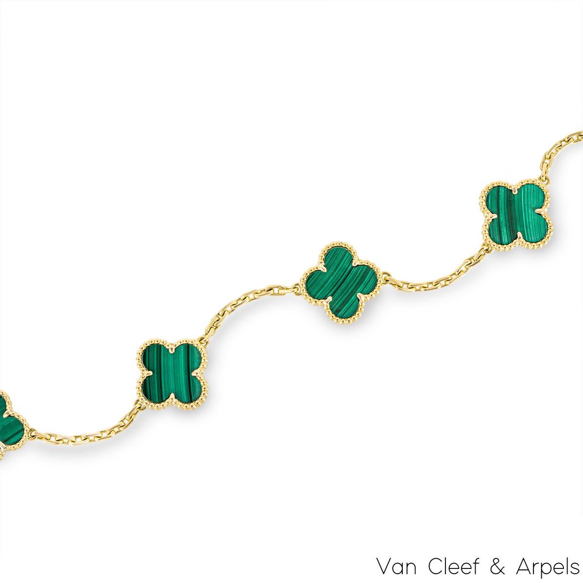 Taille ronde Van Cleef & Arpels Bracelet vintage Alhambra à 5 motifs en malachite VCARL80900 en vente