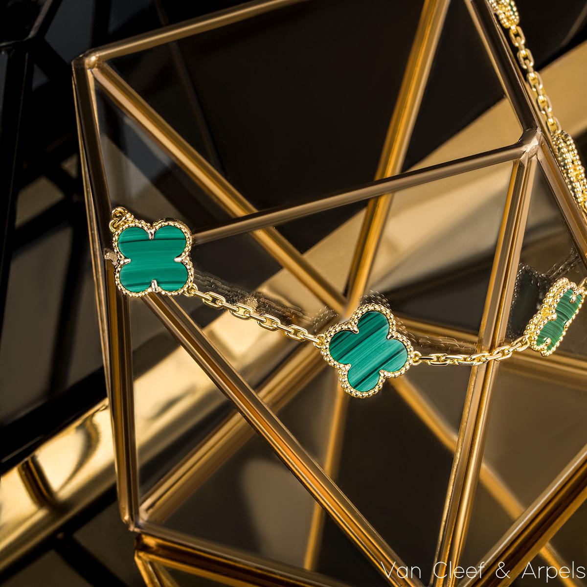 Van Cleef & Arpels Bracelet vintage Alhambra à 5 motifs en malachite VCARL80900 en vente 3