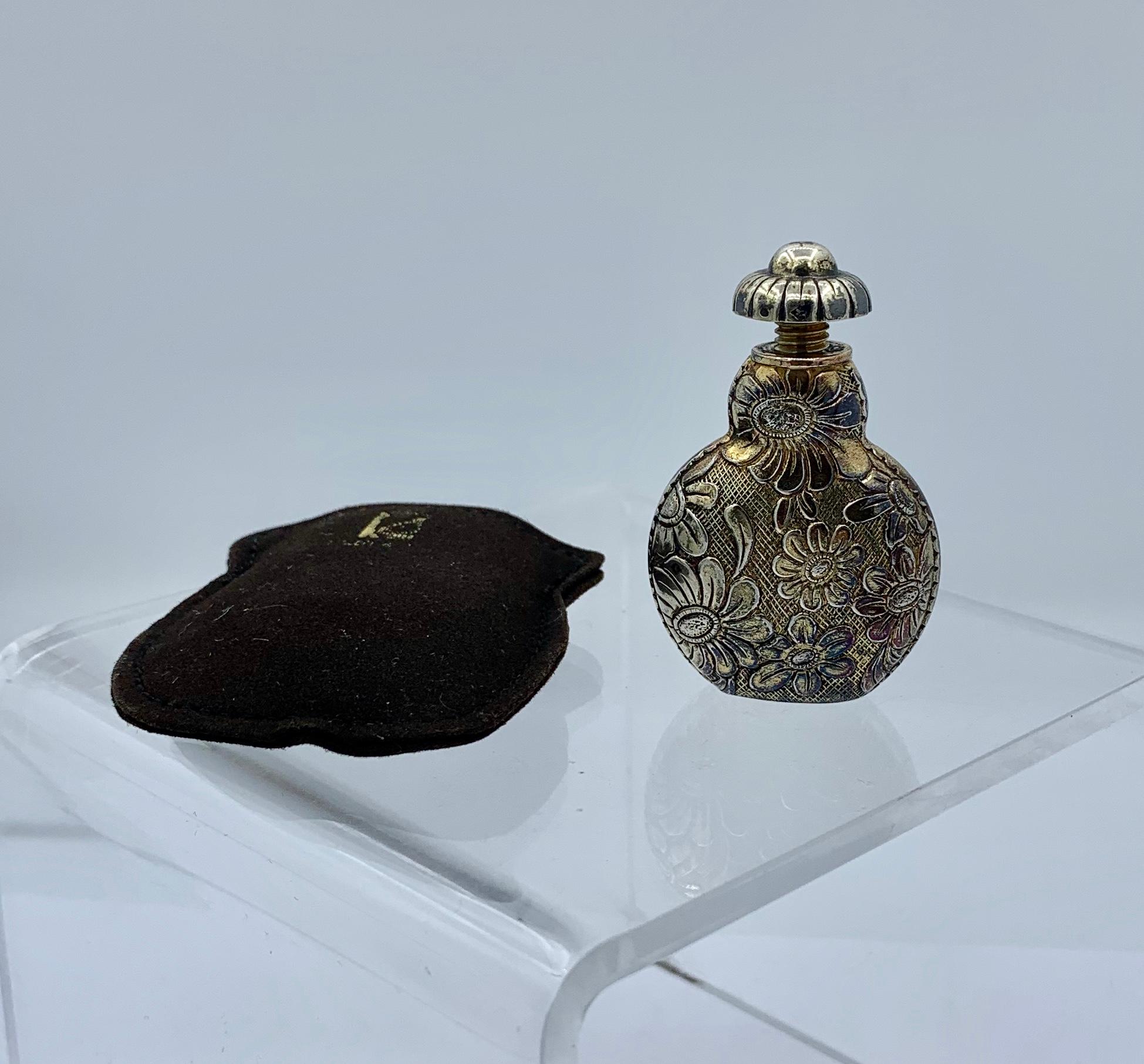 Rétro Van Cleef & Arpels, Flacon de parfum à fleurs Marguerite, Pochette d'origine France en vente